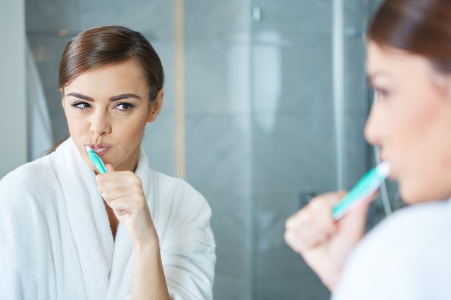 烟牙洗牙能变白吗  可以怎么办呢