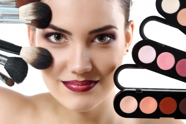 女人怎样才能有气质 懂得化妆很重要