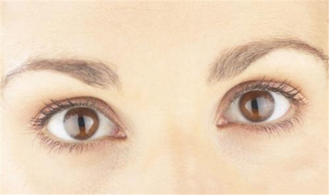 瞳孔缩小的原因是什么 我们必须了解这个眼睛的小变化