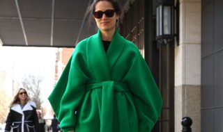 绿色羊绒大衣搭配法 穿出不一样的风格