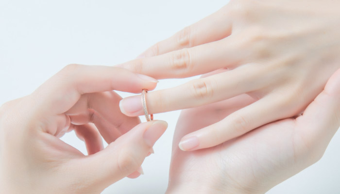 unicef纪念戒指是纯银的吗