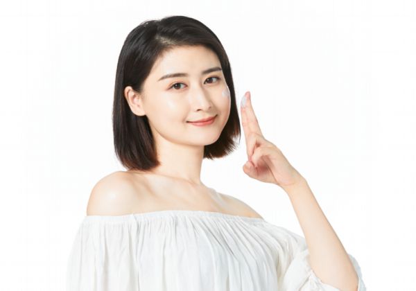 先防晒还是先妆前乳