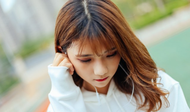 卫衣怎么穿搭 女生必学的卫衣穿搭技巧